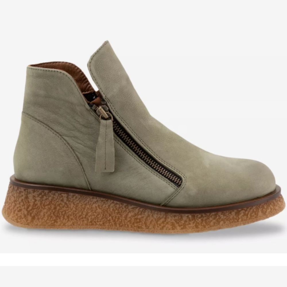 Bueno Phoenix Olive suede bootie, 10.5/41 , PG1463 - Picture 4 of 11